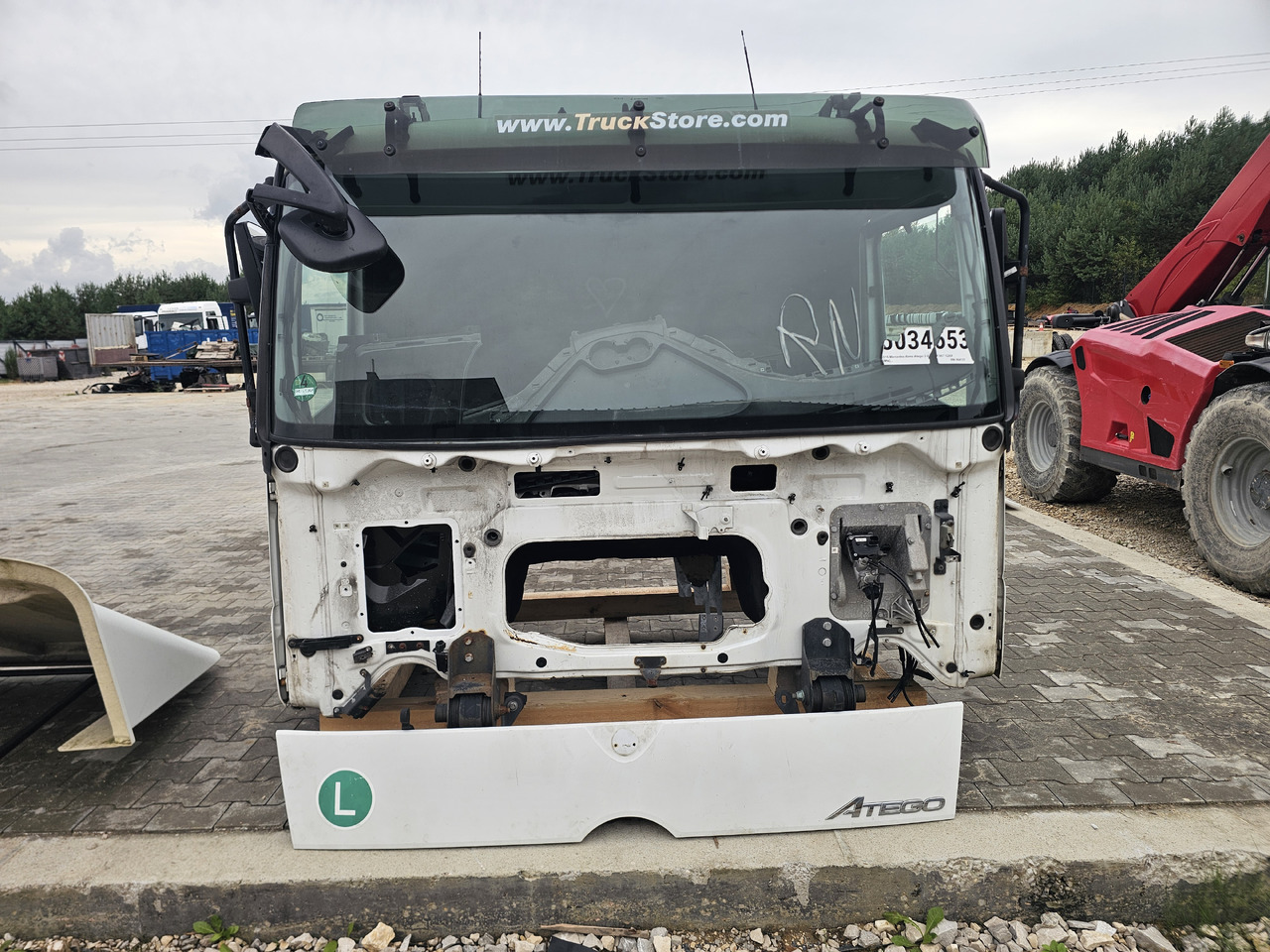 MERCEDES-BENZ ATEGO EURO 6 / CABINE - Кабина: снимка 2 MERCEDES-BENZ ATEGO EURO 6 / CABINE - Кабина: снимка 2