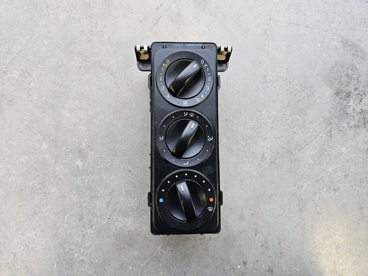 MERCEDES-BENZ ATEGO EURO 6 / HEATER PANEL / A9678200197 - Отопление/ Вентилация: снимка 2 MERCEDES-BENZ ATEGO EURO 6 / HEATER PANEL / A9678200197 - Отопление/ Вентилация: снимка 2