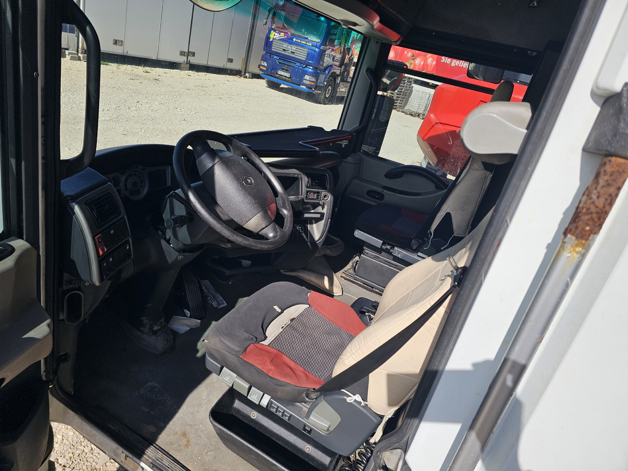 RENAULT MAGNUM DXI VEGA LIFT / COMPLETE CABINE - Кабина: снимка 5 RENAULT MAGNUM DXI VEGA LIFT / COMPLETE CABINE - Кабина: снимка 5