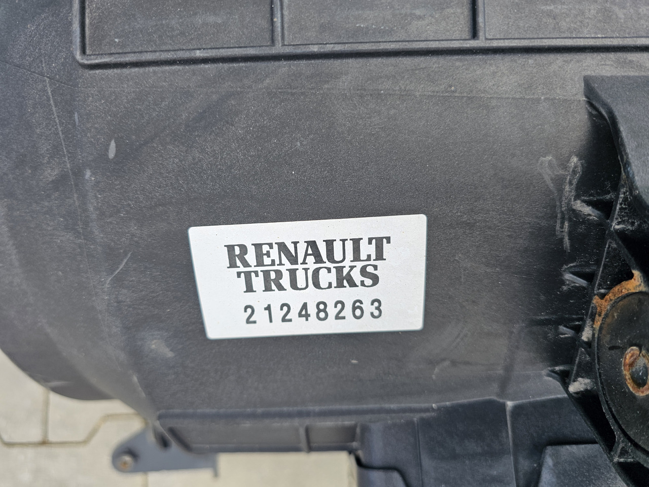 RENAULT RANGE T / AIR FILTER HOUSING / 21248263 - Въздушен филтър: снимка 3 RENAULT RANGE T / AIR FILTER HOUSING / 21248263 - Въздушен филтър: снимка 3