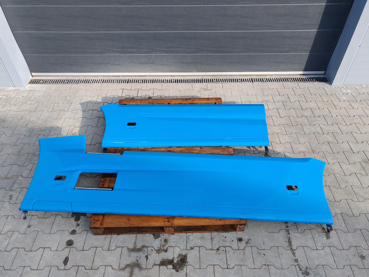 RENAULT RANGE T EURO 6 / SIDE SPOILERS SET - Резервни части: снимка 2 RENAULT RANGE T EURO 6 / SIDE SPOILERS SET - Резервни части: снимка 2