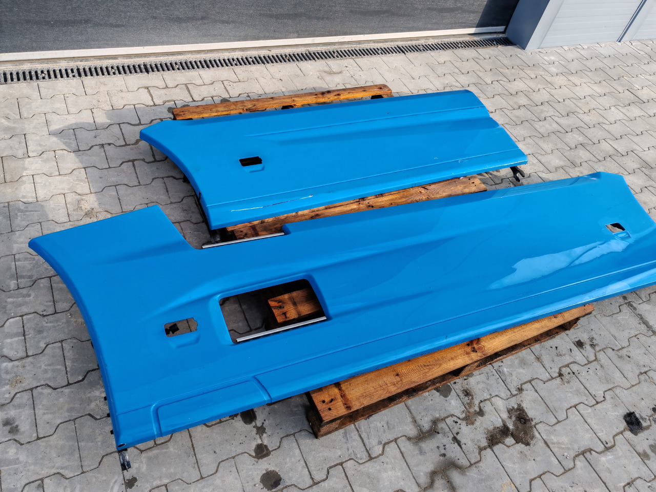 RENAULT RANGE T EURO 6 / SIDE SPOILERS SET - Резервни части: снимка 3 RENAULT RANGE T EURO 6 / SIDE SPOILERS SET - Резервни части: снимка 3