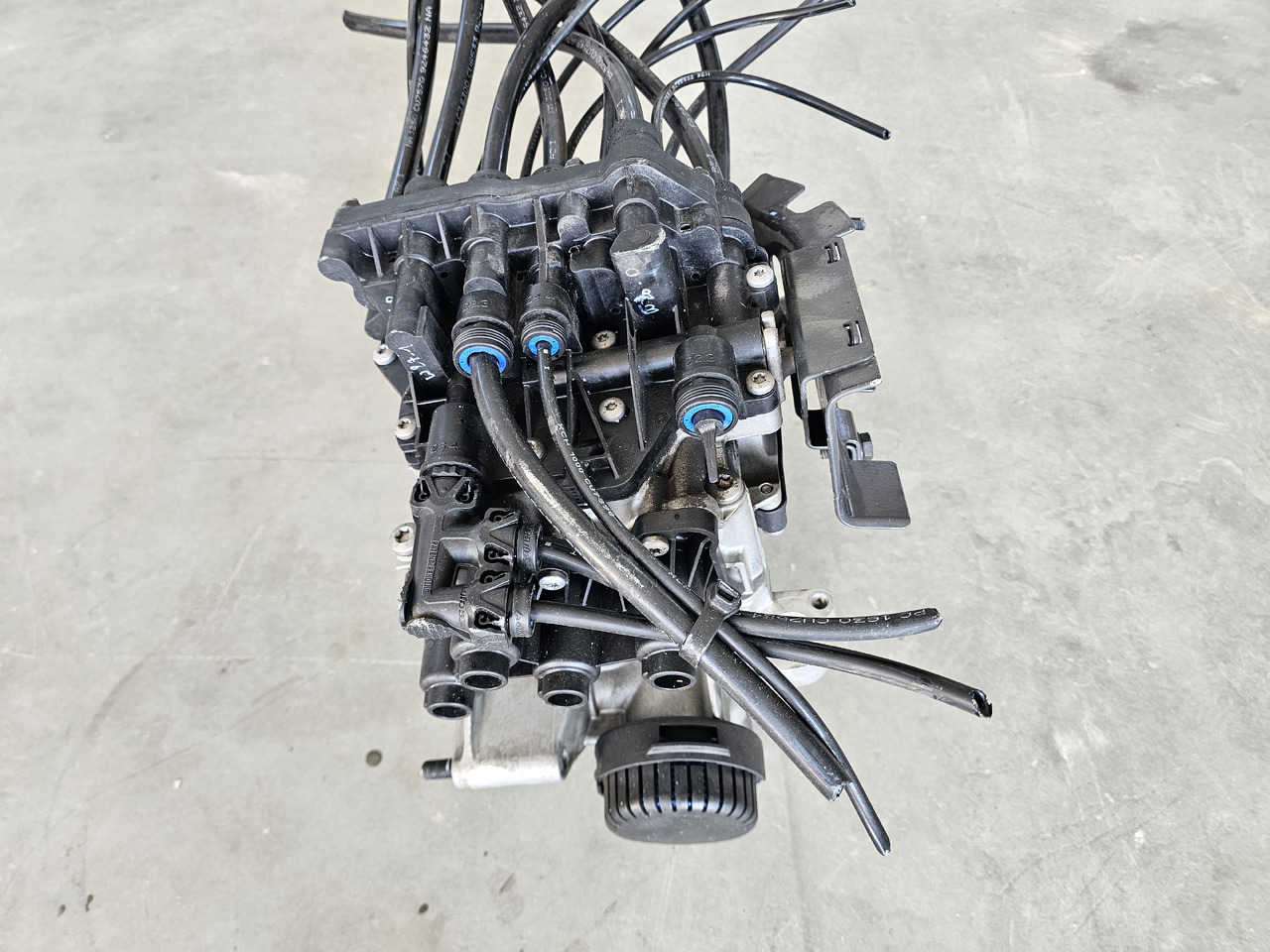 SCANIA APS AIR DRYIER VALVE / 2608040 / WORLDWIDE DELIVERY - Спирачен клапан: снимка 5 SCANIA APS AIR DRYIER VALVE / 2608040 / WORLDWIDE DELIVERY - Спирачен клапан: снимка 5