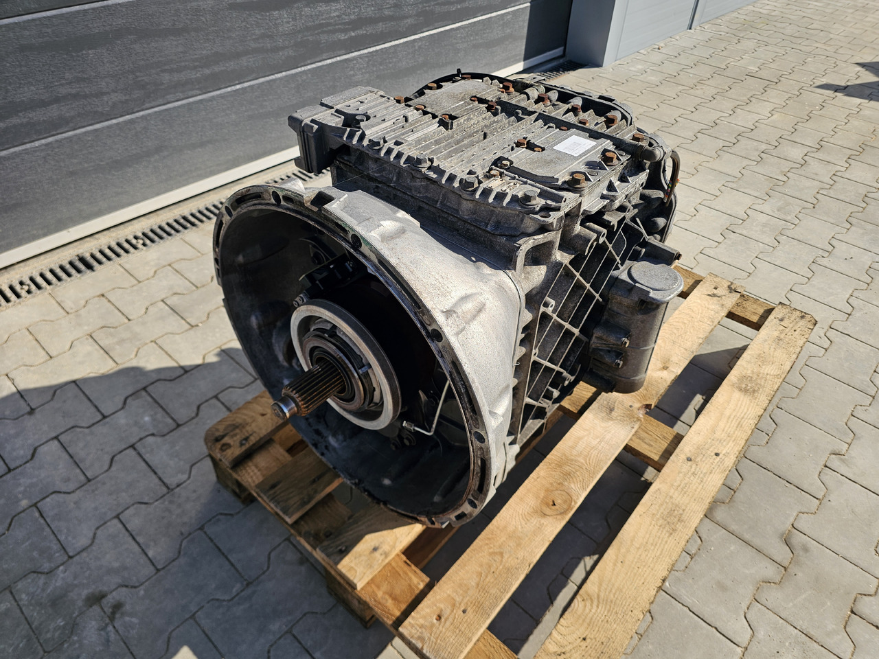 VOLVO FH FM / AT2612D I-SHIFT / AUTOMATIC GEARBOX - Скоростна кутия: снимка 3 VOLVO FH FM / AT2612D I-SHIFT / AUTOMATIC GEARBOX - Скоростна кутия: снимка 3