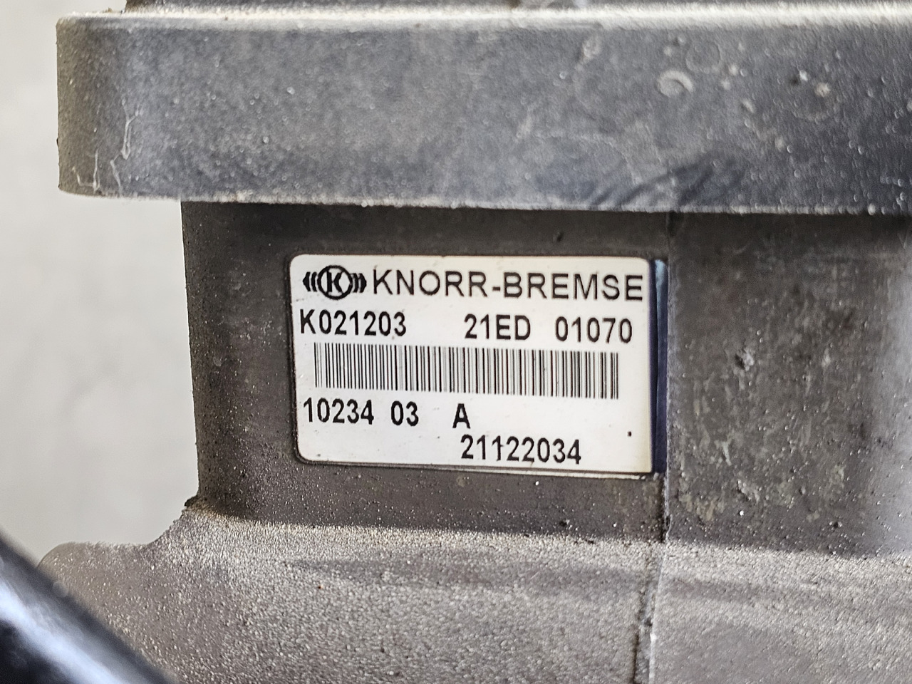 VOLVO FH FM / EBS BRAKE VALVE FRONT / 21122034 - Спирачен клапан: снимка 3 VOLVO FH FM / EBS BRAKE VALVE FRONT / 21122034 - Спирачен клапан: снимка 3