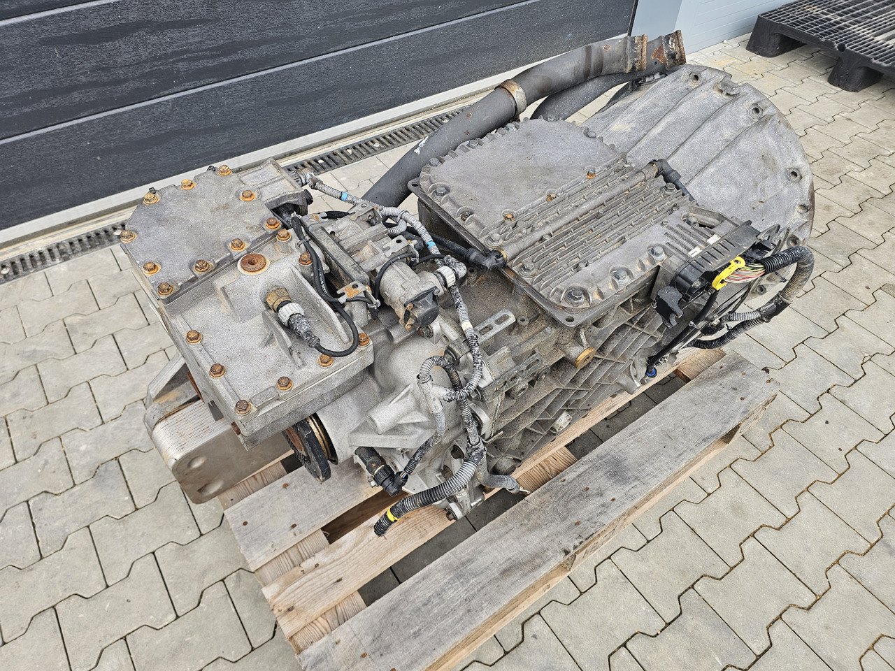 VOLVO FH FM FMX / SPO2812 / RETARDER / CRAWLER / COMPLETE GEARBOX - Скоростна кутия: снимка 3 VOLVO FH FM FMX / SPO2812 / RETARDER / CRAWLER / COMPLETE GEARBOX - Скоростна кутия: снимка 3