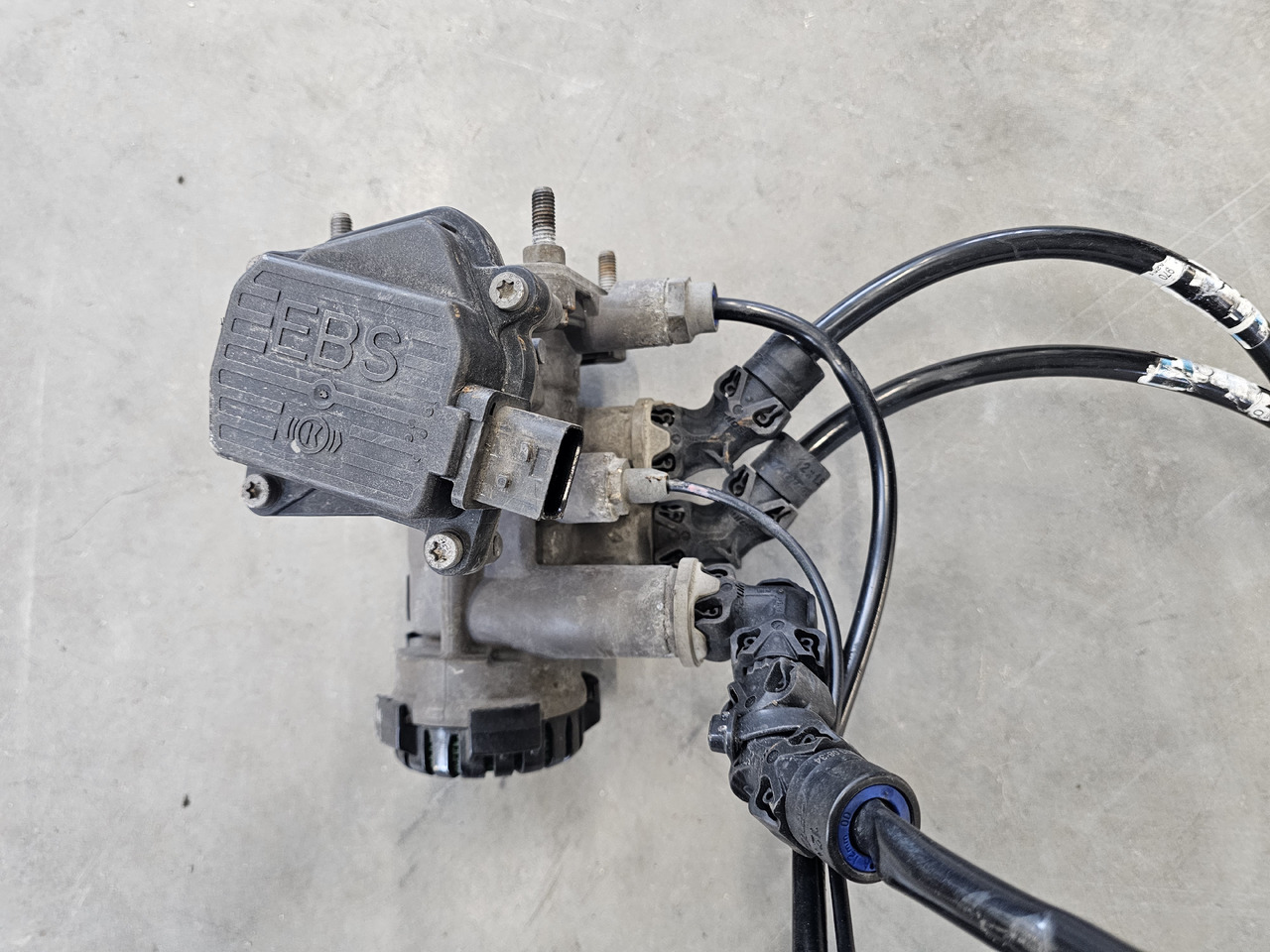 VOLVO FH4 FM4 / EBS BRAKE VALVE / 21114977 K028781 - Спирачен клапан: снимка 3 VOLVO FH4 FM4 / EBS BRAKE VALVE / 21114977 K028781 - Спирачен клапан: снимка 3