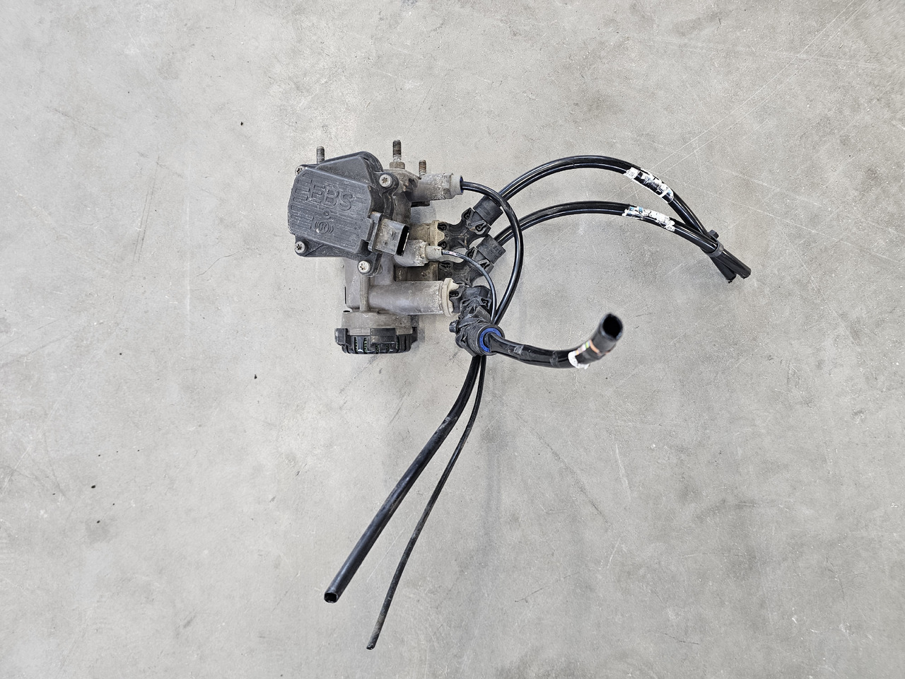 VOLVO FH4 FM4 / EBS BRAKE VALVE / 21114977 K028781 - Спирачен клапан: снимка 2 VOLVO FH4 FM4 / EBS BRAKE VALVE / 21114977 K028781 - Спирачен клапан: снимка 2