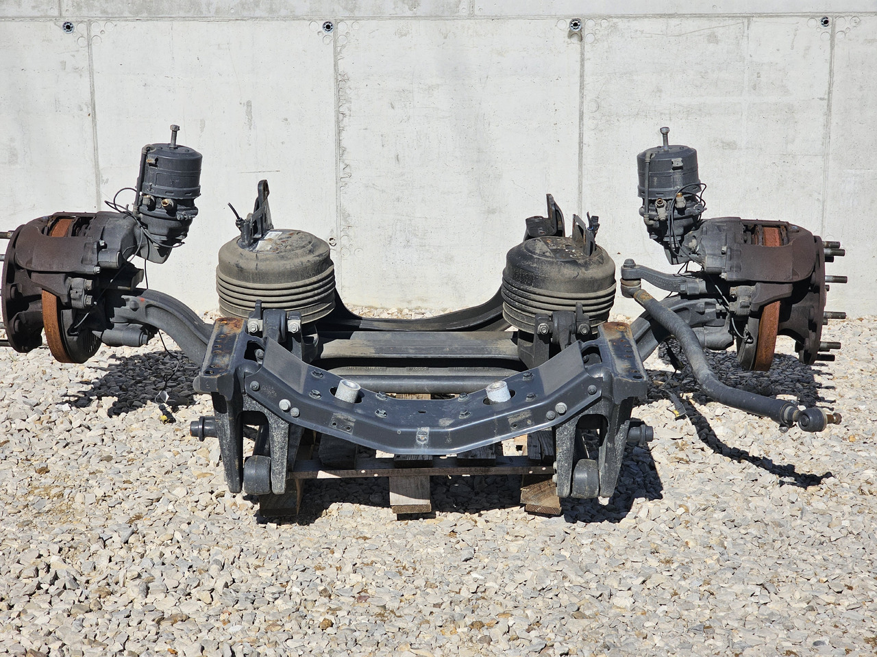 VOLVO FH5 FM5 / FRONT AIR SUNSPENSION - Предна ос: снимка 1 VOLVO FH5 FM5 / FRONT AIR SUNSPENSION - Предна ос: снимка 1