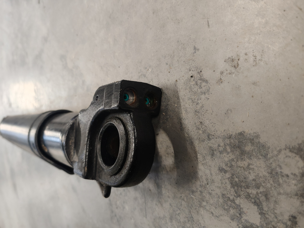 VOLVO FM5 EURO 6 / CAB TILT CYLINDER / 23583236 - Окачване на кабината: снимка 3 VOLVO FM5 EURO 6 / CAB TILT CYLINDER / 23583236 - Окачване на кабината: снимка 3