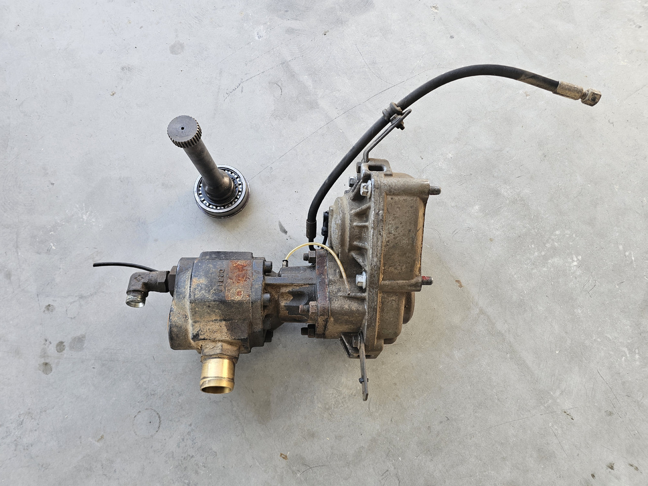 VOLVO HYDRAULIC SET PTO PUMP SHAFT / VOLVO FH FM FH4 FH5 / WORLDWIDE DELIVERY - Хидравлика: снимка 1 VOLVO HYDRAULIC SET PTO PUMP SHAFT / VOLVO FH FM FH4 FH5 / WORLDWIDE DELIVERY - Хидравлика: снимка 1