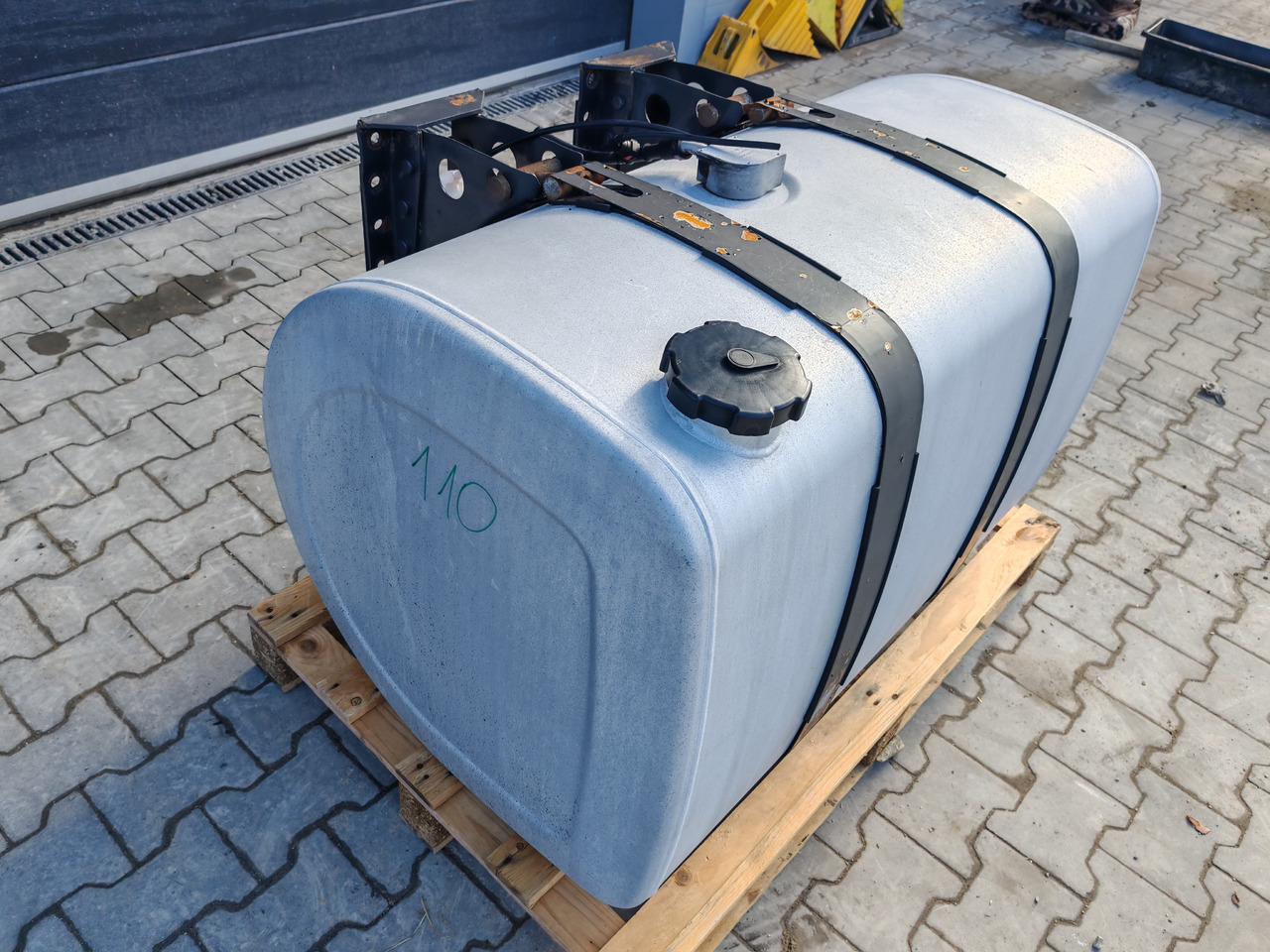 VOLVO RENAULT - Резервоар за гориво: снимка 3 VOLVO RENAULT - Резервоар за гориво: снимка 3