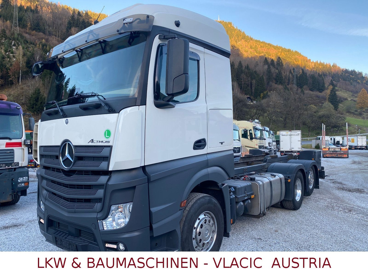 Mercedes-Benz Actros 963-0-C - Камион цистерна: снимка 1 Mercedes-Benz Actros 963-0-C - Камион цистерна: снимка 1