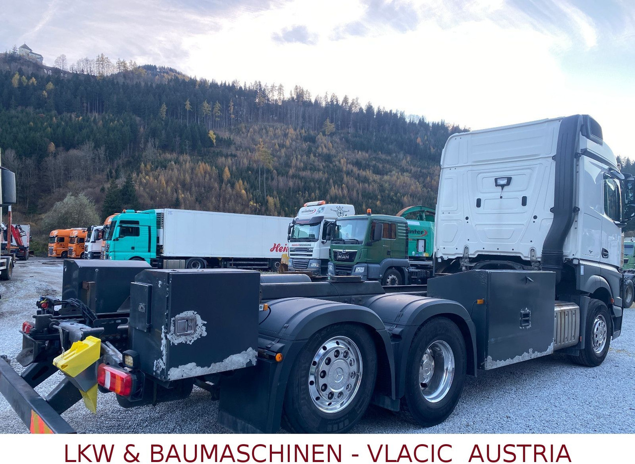 Mercedes-Benz Actros 963-0-C - Камион цистерна: снимка 3 Mercedes-Benz Actros 963-0-C - Камион цистерна: снимка 3