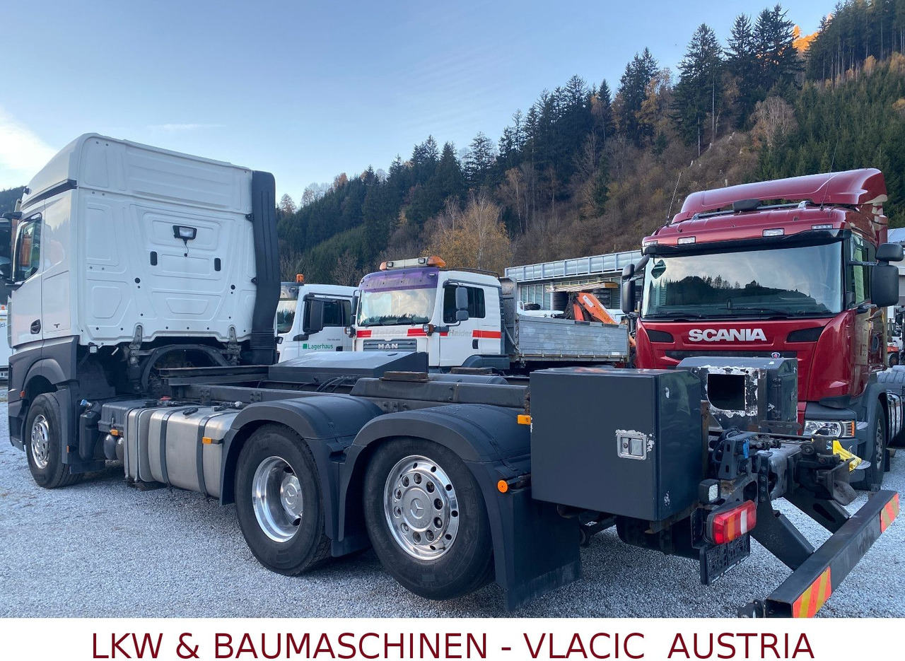 Mercedes-Benz Actros 963-0-C - Камион цистерна: снимка 4 Mercedes-Benz Actros 963-0-C - Камион цистерна: снимка 4