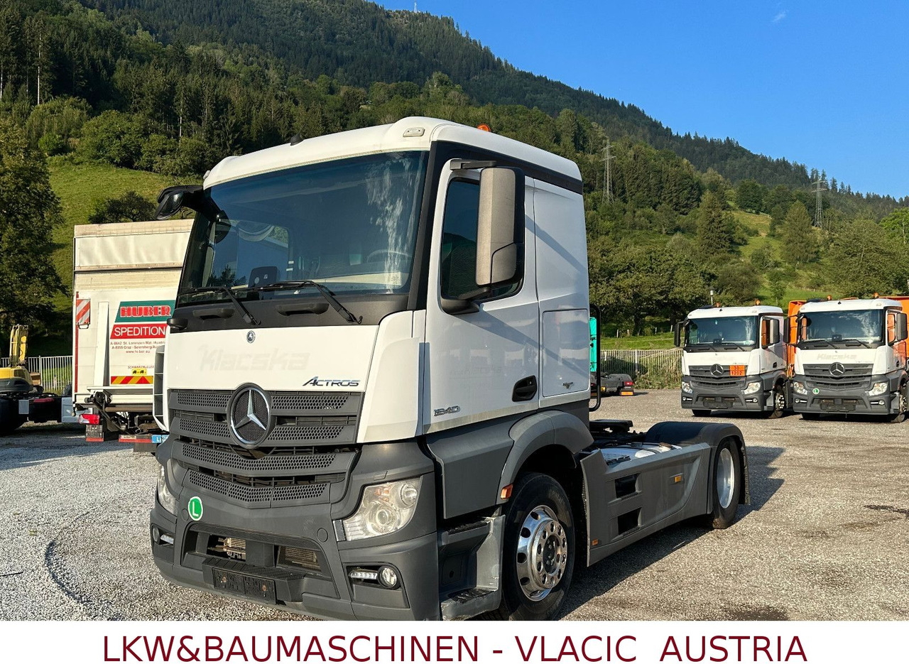 Mercedes-Benz Actros 1840 ADR ( 15 Stk. auf Lager 2017 jahr) - Влекач: снимка 1 Mercedes-Benz Actros 1840 ADR ( 15 Stk. auf Lager 2017 jahr) - Влекач: снимка 1