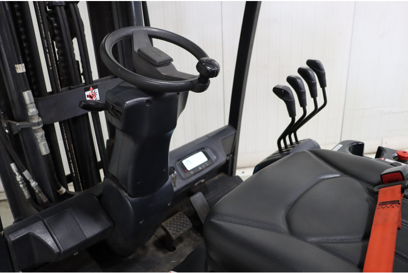 Doosan B35X-7 - Електрокар: снимка 2 Doosan B35X-7 - Електрокар: снимка 2