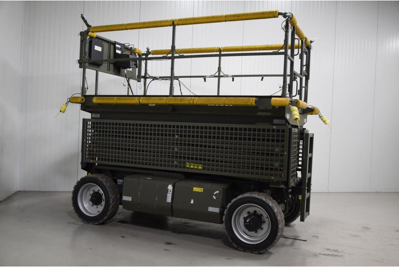 Ножична работна платформа JLG M3369: снимка 7