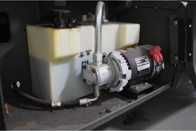 Ножична работна платформа JLG M3369: снимка 10