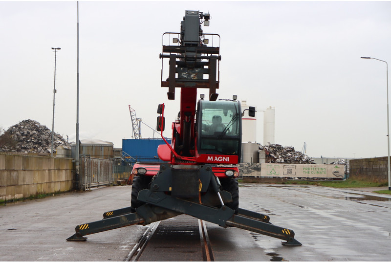 MAGNI RTH5.25S - Телескопичен товарач: снимка 3 MAGNI RTH5.25S - Телескопичен товарач: снимка 3