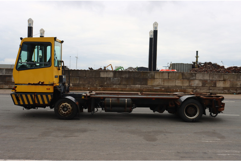 Terberg BC182 - Терминален влекач: снимка 5 Terberg BC182 - Терминален влекач: снимка 5