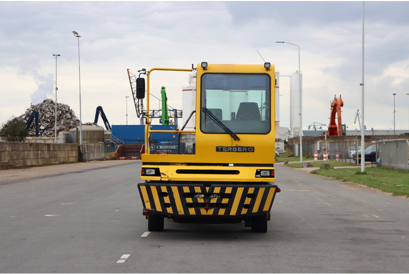 Terberg BC182 - Терминален влекач: снимка 3 Terberg BC182 - Терминален влекач: снимка 3