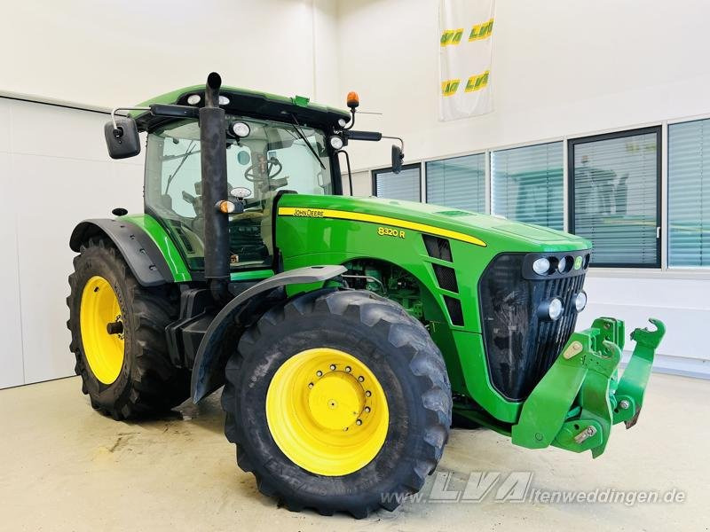 John Deere 8320R - Трактор: снимка 2 John Deere 8320R - Трактор: снимка 2