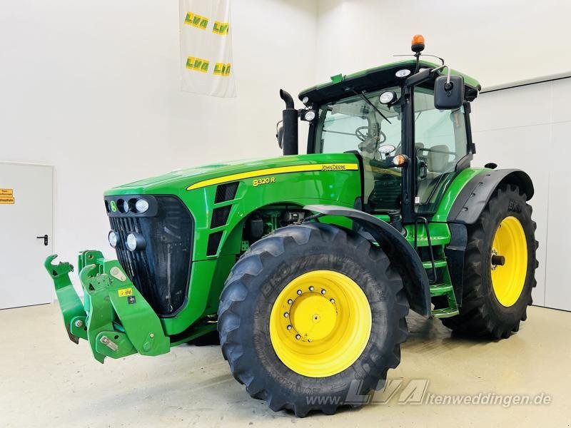 John Deere 8320R - Трактор: снимка 1 John Deere 8320R - Трактор: снимка 1