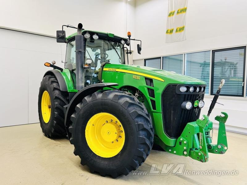 John Deere 8330 - Трактор: снимка 3 John Deere 8330 - Трактор: снимка 3