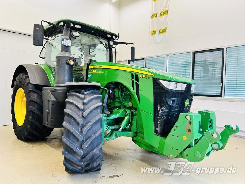 John Deere 8345R FRONT PTO - Трактор: снимка 2 John Deere 8345R FRONT PTO - Трактор: снимка 2