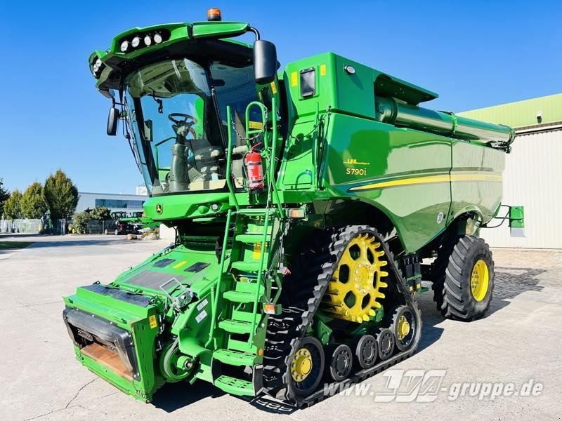 John Deere S790 - Зърнокомбайн: снимка 1 John Deere S790 - Зърнокомбайн: снимка 1
