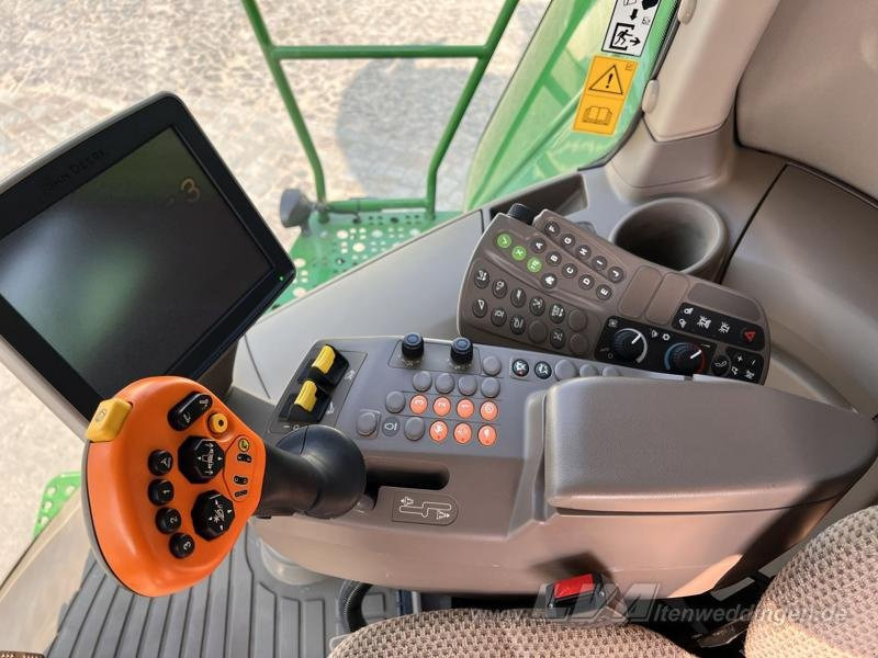 Зърнокомбайн John Deere T660: снимка 8