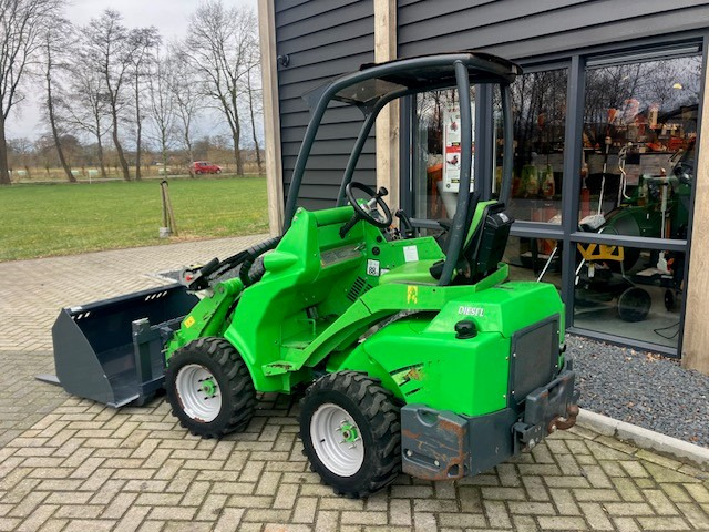 AVANT 420 loader - Компактен товарач: снимка 4 AVANT 420 loader - Компактен товарач: снимка 4