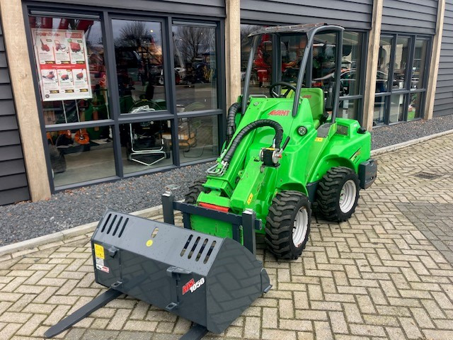 AVANT 420 loader - Компактен товарач: снимка 2 AVANT 420 loader - Компактен товарач: снимка 2