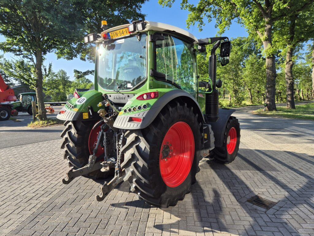 FENDT 310 vario - Трактор: снимка 5 FENDT 310 vario - Трактор: снимка 5