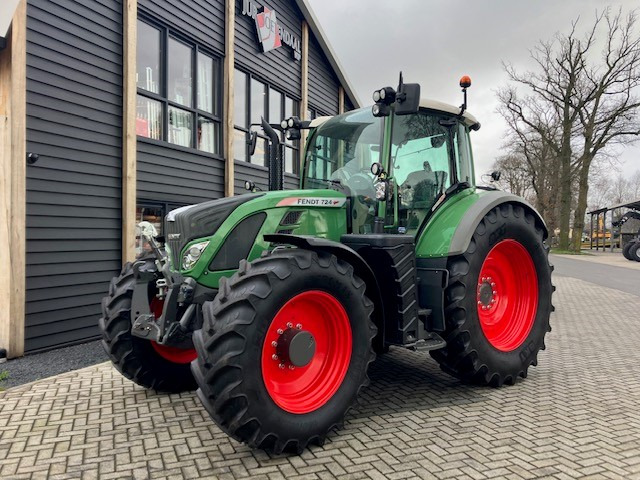 FENDT 724 profi plus - Трактор: снимка 2 FENDT 724 profi plus - Трактор: снимка 2