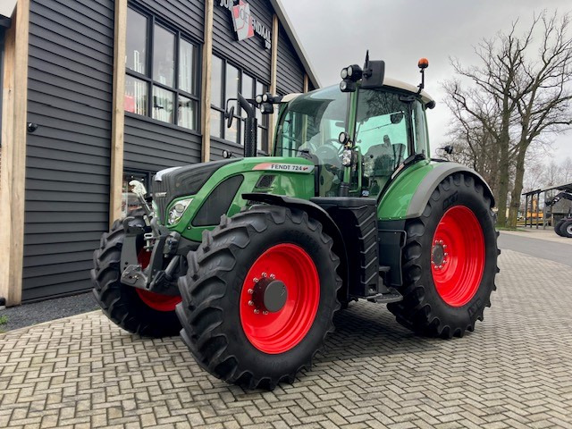 FENDT 724 profi plus - Трактор: снимка 1 FENDT 724 profi plus - Трактор: снимка 1