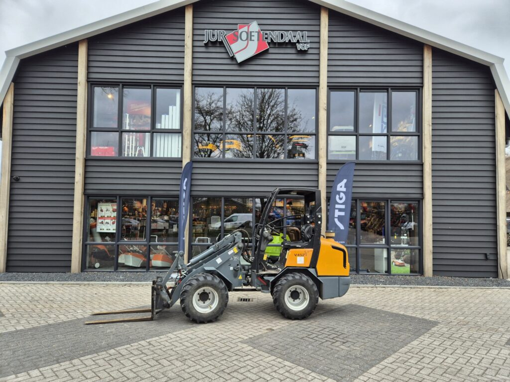 GIANT V452X-TRR - Компактен товарач: снимка 1 GIANT V452X-TRR - Компактен товарач: снимка 1