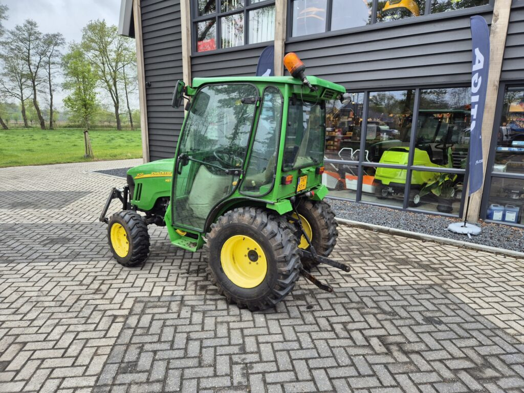 JOHN DEERE 2520 - Малък трактор: снимка 3 JOHN DEERE 2520 - Малък трактор: снимка 3
