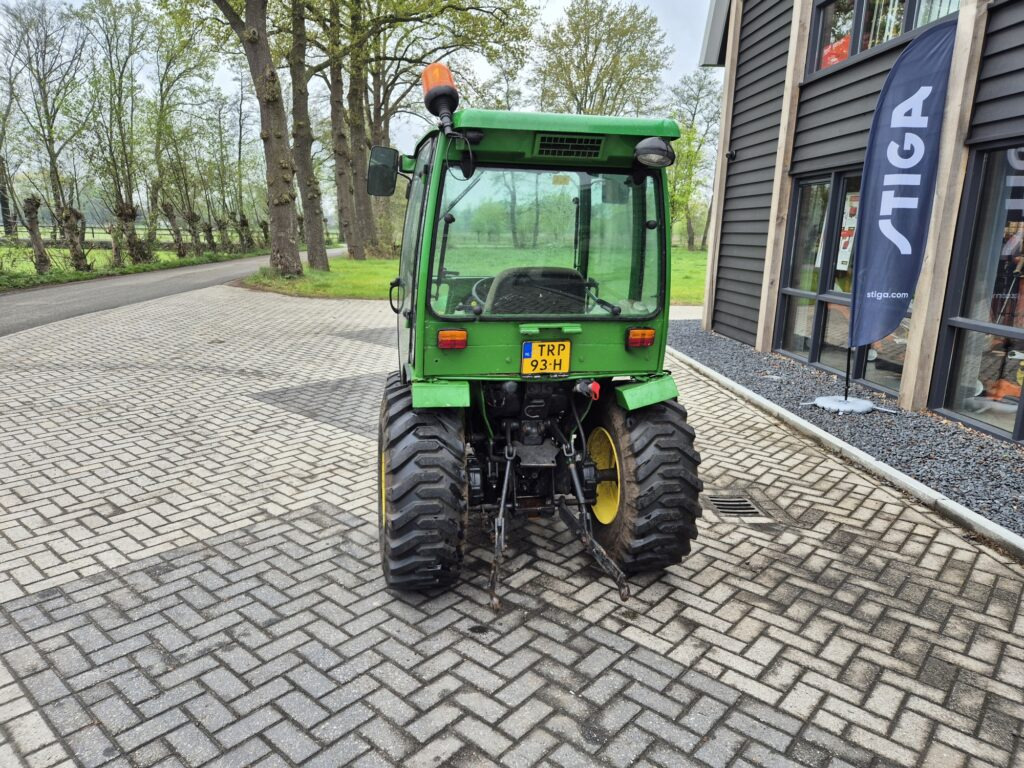 JOHN DEERE 2520 - Малък трактор: снимка 4 JOHN DEERE 2520 - Малък трактор: снимка 4