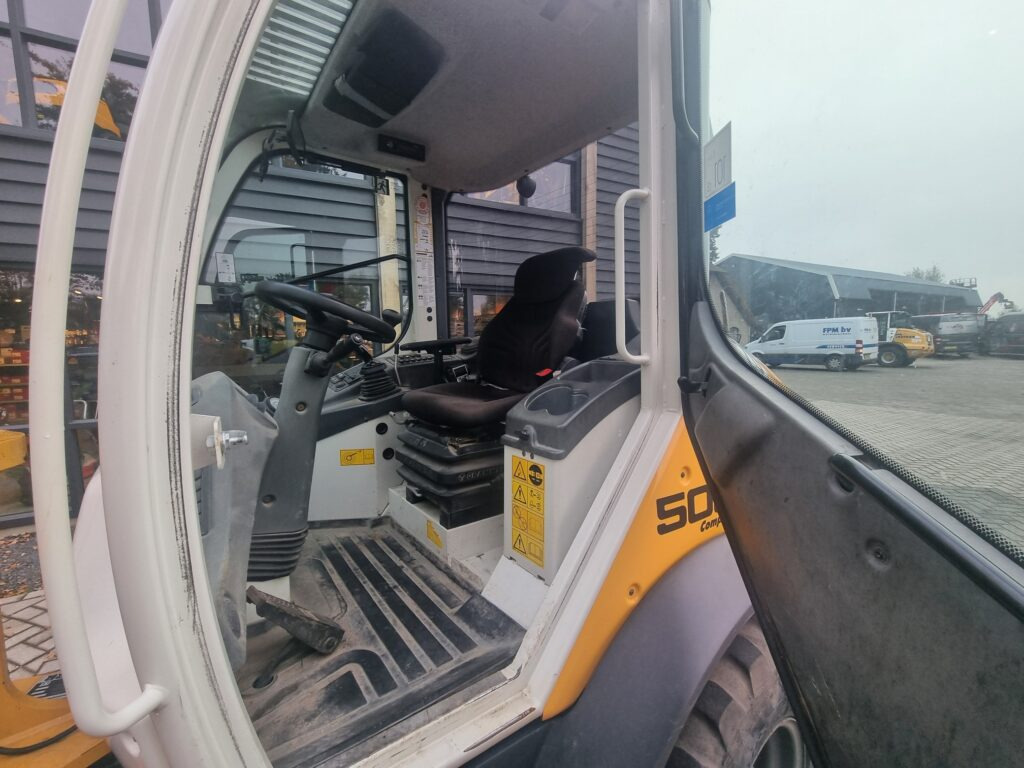 Колесен товарач LIEBHERR L506C: снимка 19 Колесен товарач LIEBHERR L506C: снимка 19