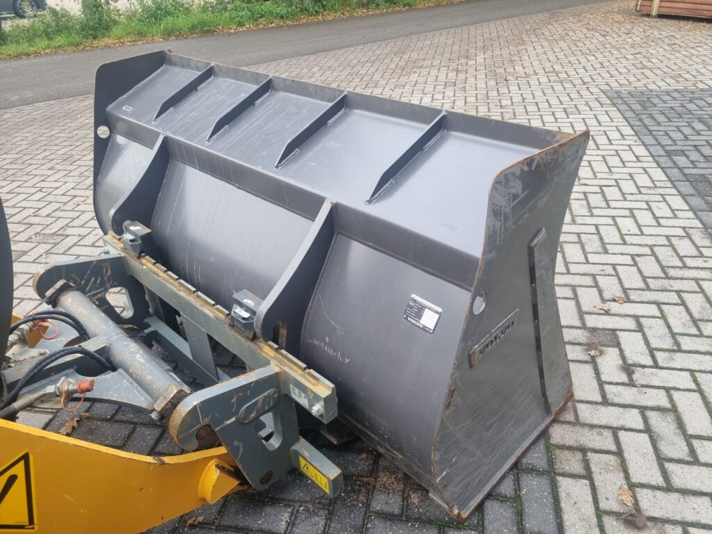 Колесен товарач LIEBHERR L506C: снимка 16 Колесен товарач LIEBHERR L506C: снимка 16