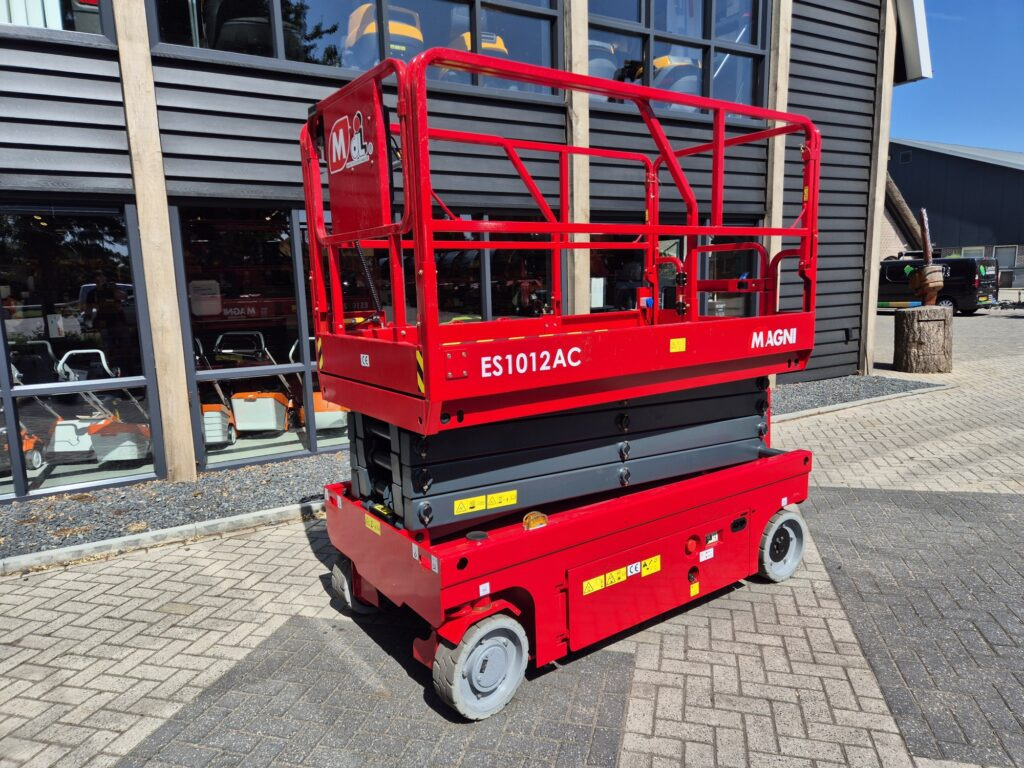 MAGNI ES1012AC scissors lift - Работна площадка: снимка 1 MAGNI ES1012AC scissors lift - Работна площадка: снимка 1
