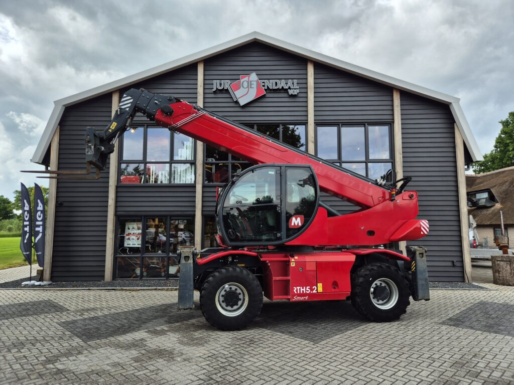 MAGNI RTH 5.23 - Телескопичен товарач: снимка 1 MAGNI RTH 5.23 - Телескопичен товарач: снимка 1