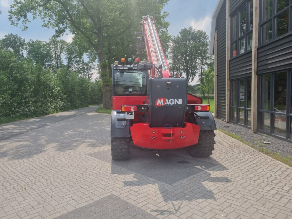 MAGNI TH5,5.15P - Телескопичен товарач: снимка 5 MAGNI TH5,5.15P - Телескопичен товарач: снимка 5