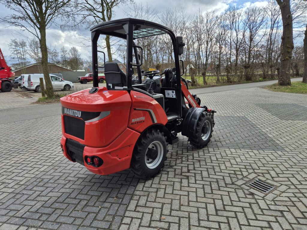 MANITOU MLA 3-25H miniloader - Компактен товарач: снимка 5 MANITOU MLA 3-25H miniloader - Компактен товарач: снимка 5