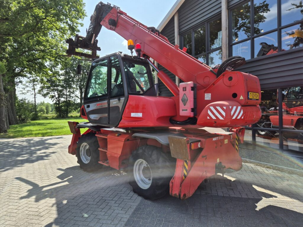 MANITOU MRT 1840 easy - Телескопичен товарач: снимка 4 MANITOU MRT 1840 easy - Телескопичен товарач: снимка 4