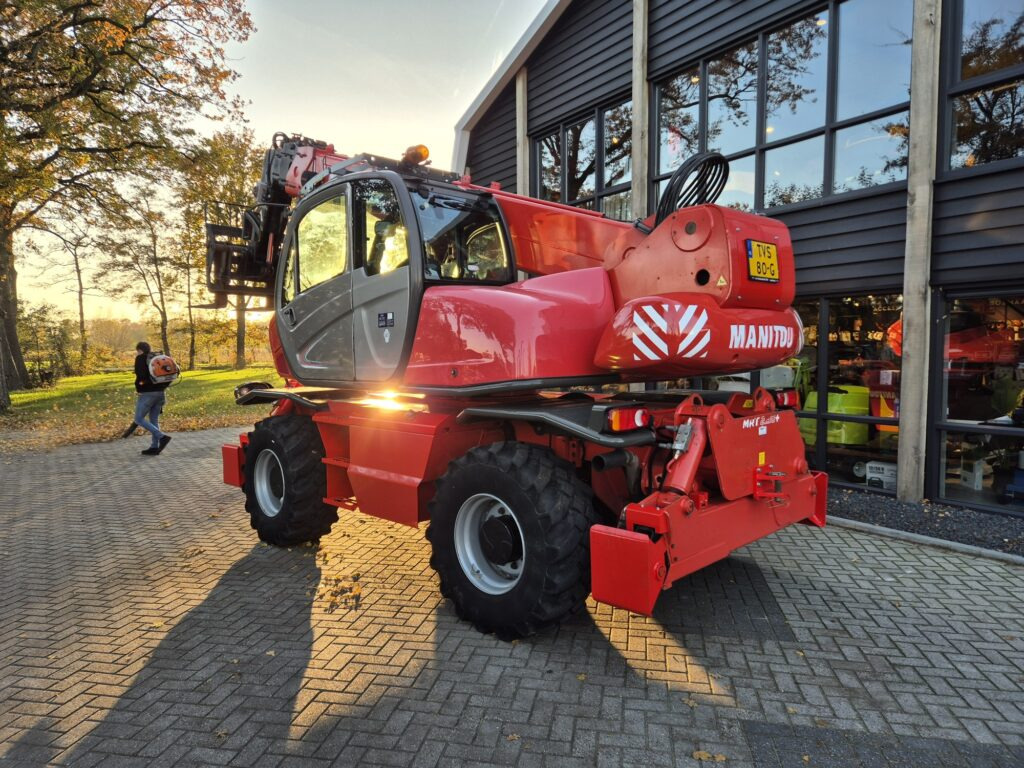 MANITOU MRT 2150+ privilege - Телескопичен товарач: снимка 3 MANITOU MRT 2150+ privilege - Телескопичен товарач: снимка 3