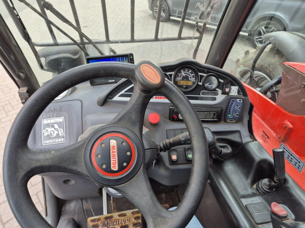 Телескопичен товарач MANITOU MT732 easy: снимка 11