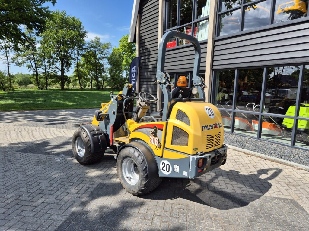 MUSTANG AL 306 miniloader - Компактен товарач: снимка 3 MUSTANG AL 306 miniloader - Компактен товарач: снимка 3